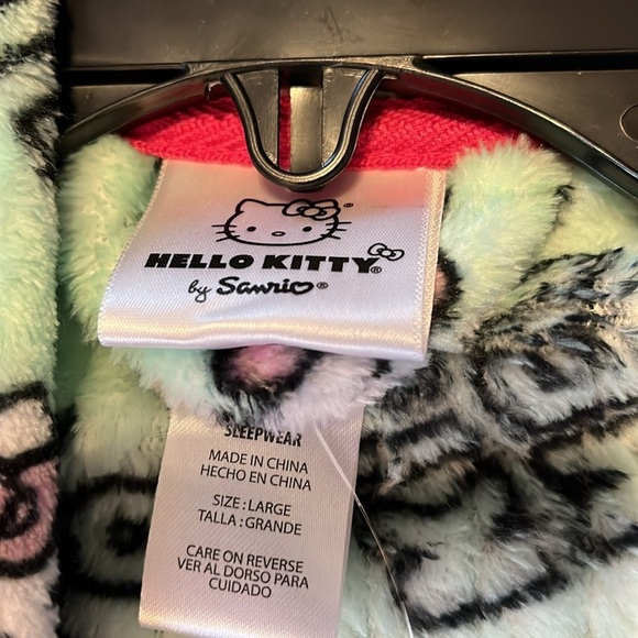 NWT-Sanrio hello Kitty-L-mint green-all over print, pockets, belted tie, robe - Picture 4 of 10